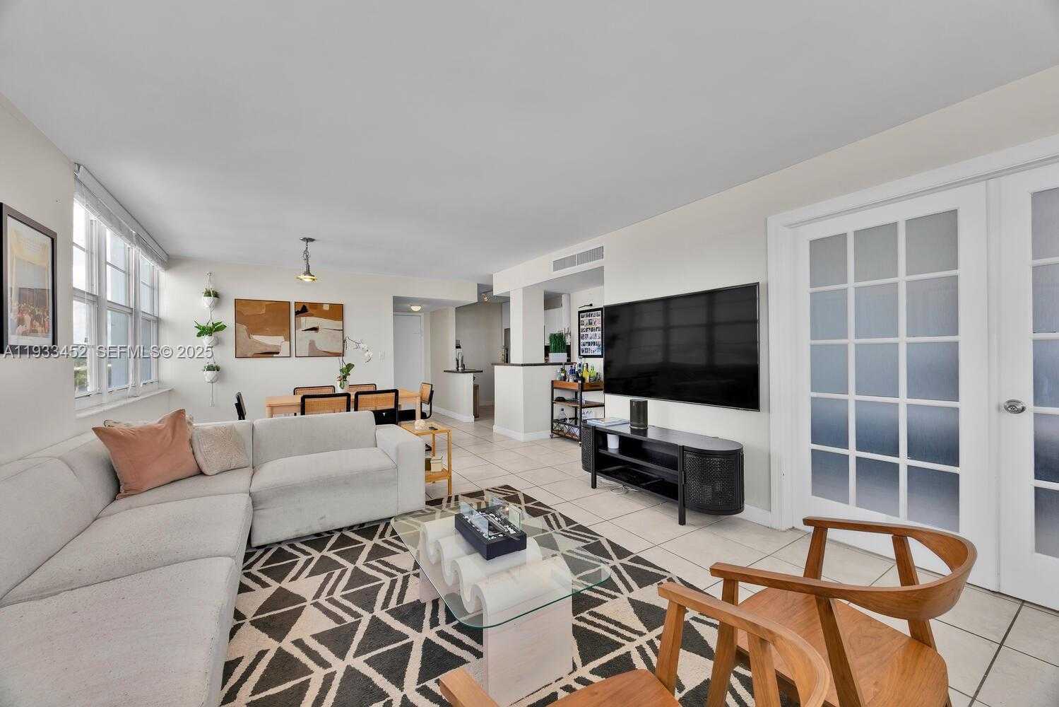 Small Image of 2016 BAY DR #604, Miami Beach Number 6