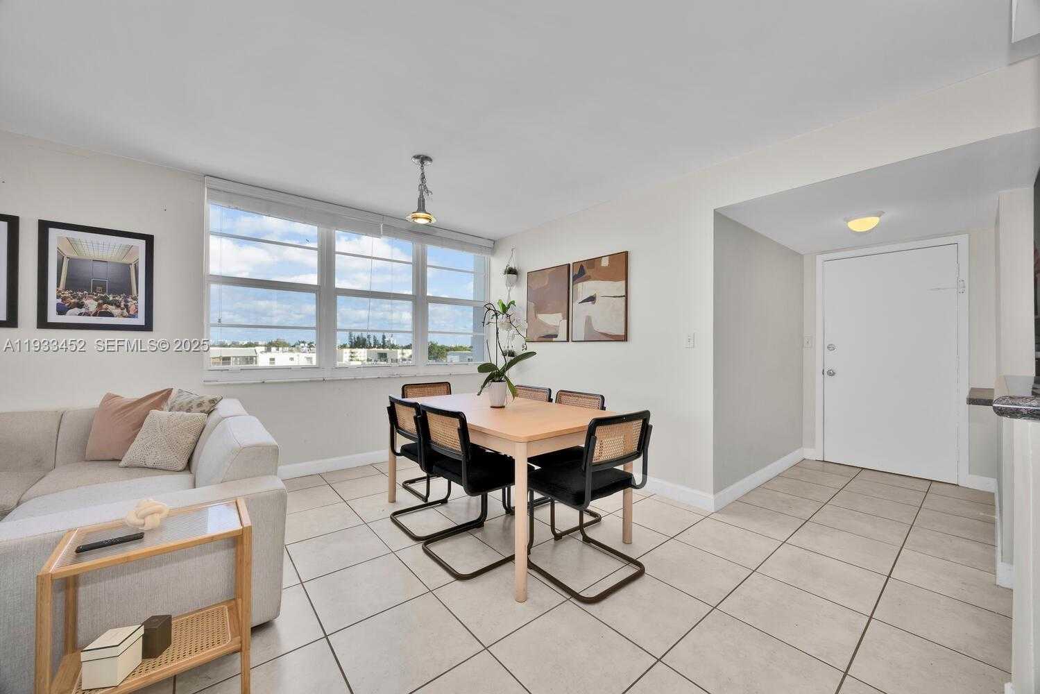Small Image of 2016 BAY DR #604, Miami Beach Number 9