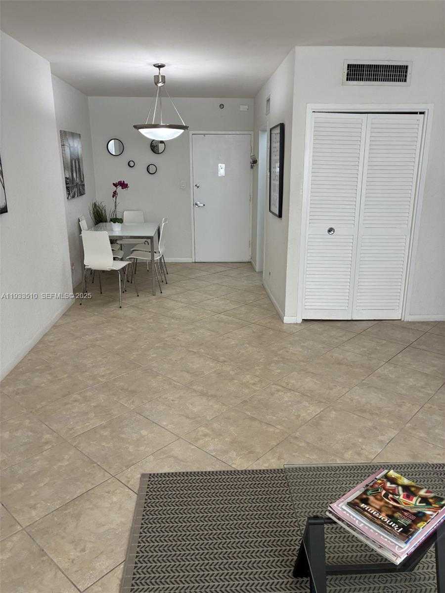 Small Image of 1000 WEST AVE #110, Miami Beach Number 10