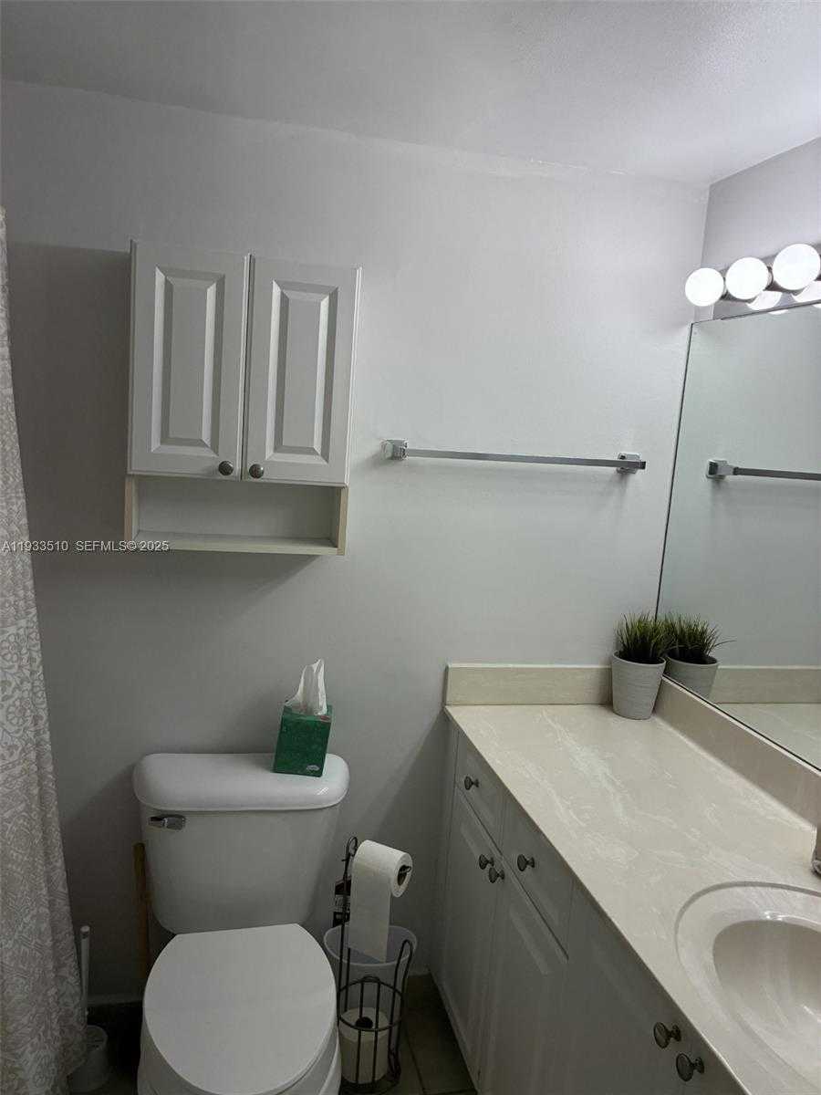 Small Image of 1000 WEST AVE #110, Miami Beach Number 21