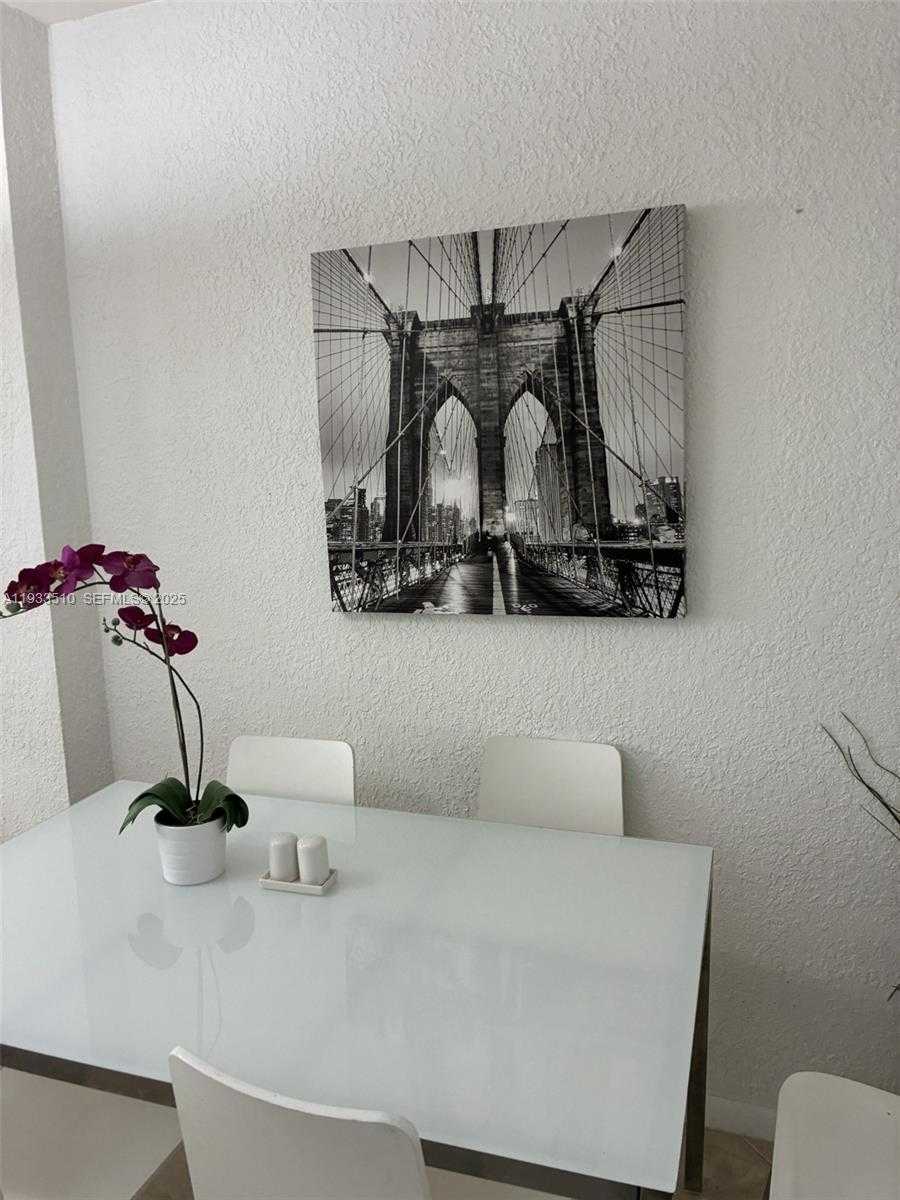 Small Image of 1000 WEST AVE #110, Miami Beach Number 7