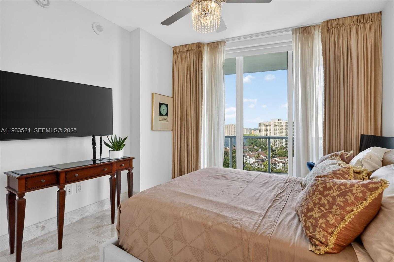 Small Image of 4100 ISLAND BLVD #1403, Aventura Number 17