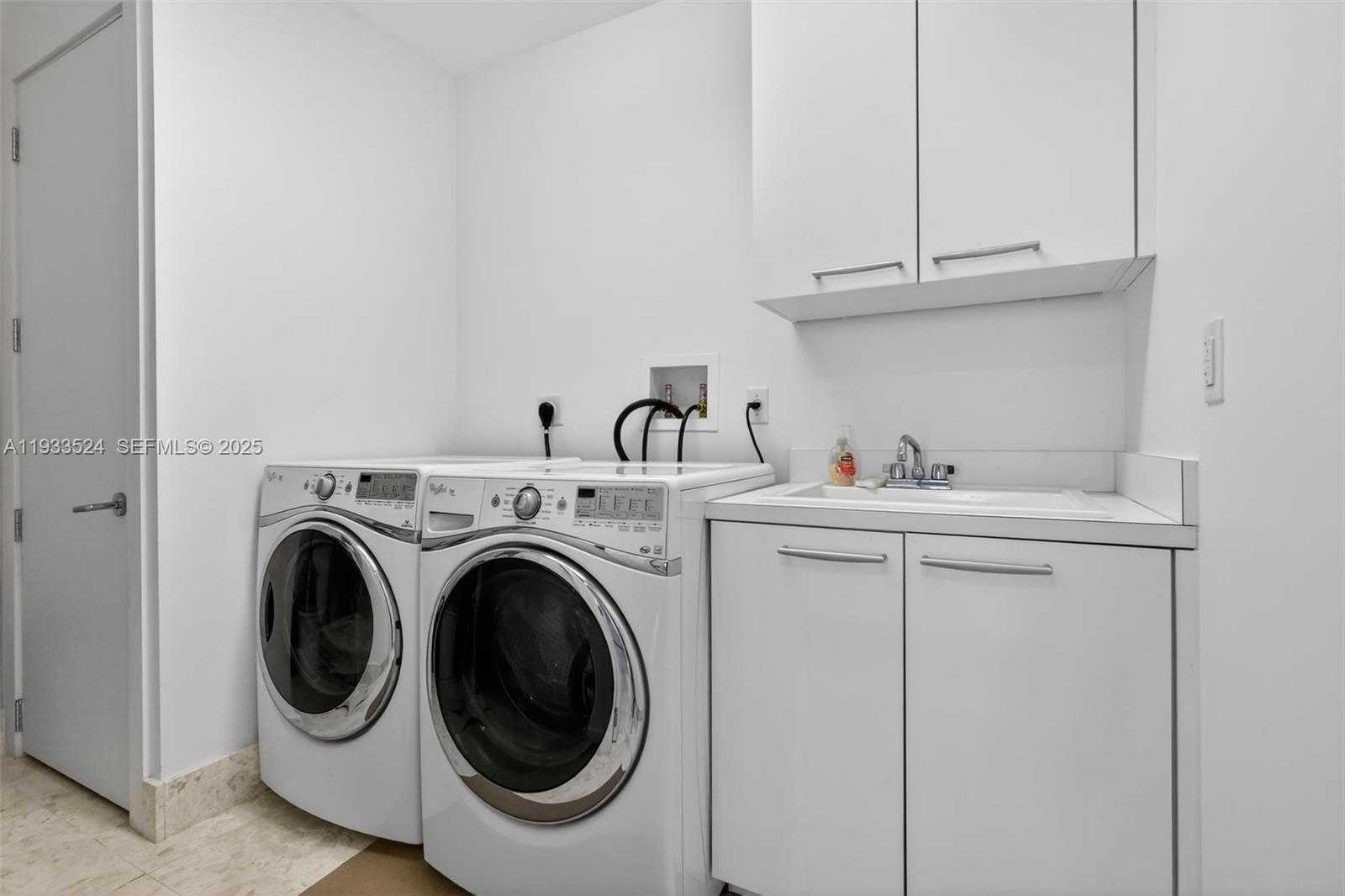 Small Image of 4100 ISLAND BLVD #1403, Aventura Number 29