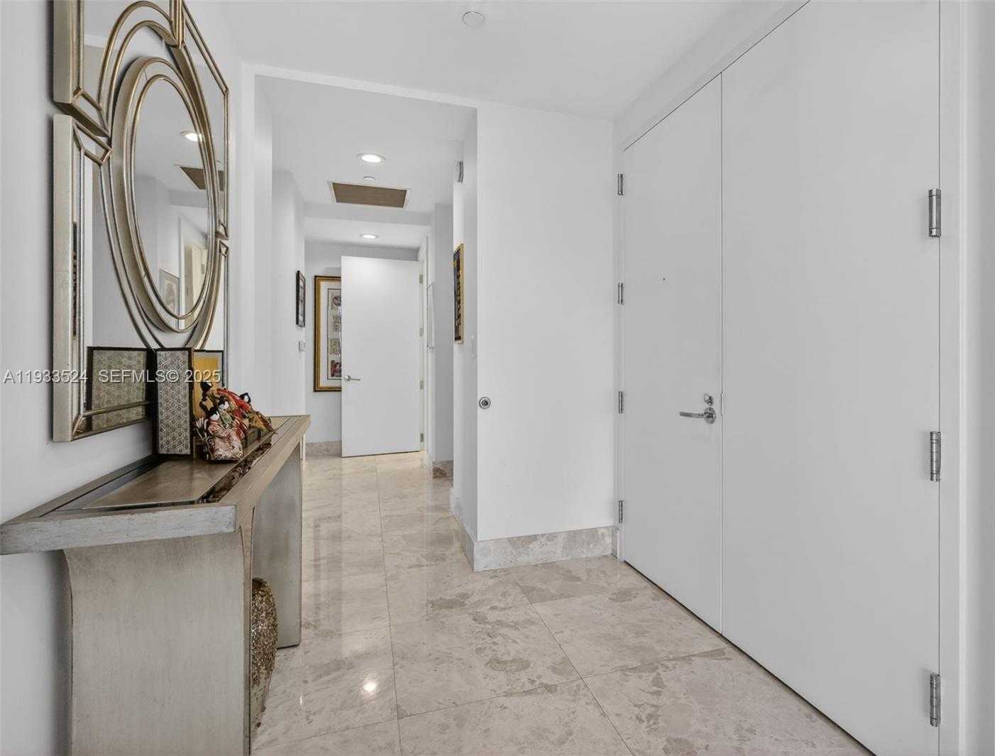 Small Image of 4100 ISLAND BLVD #1403, Aventura Number 3