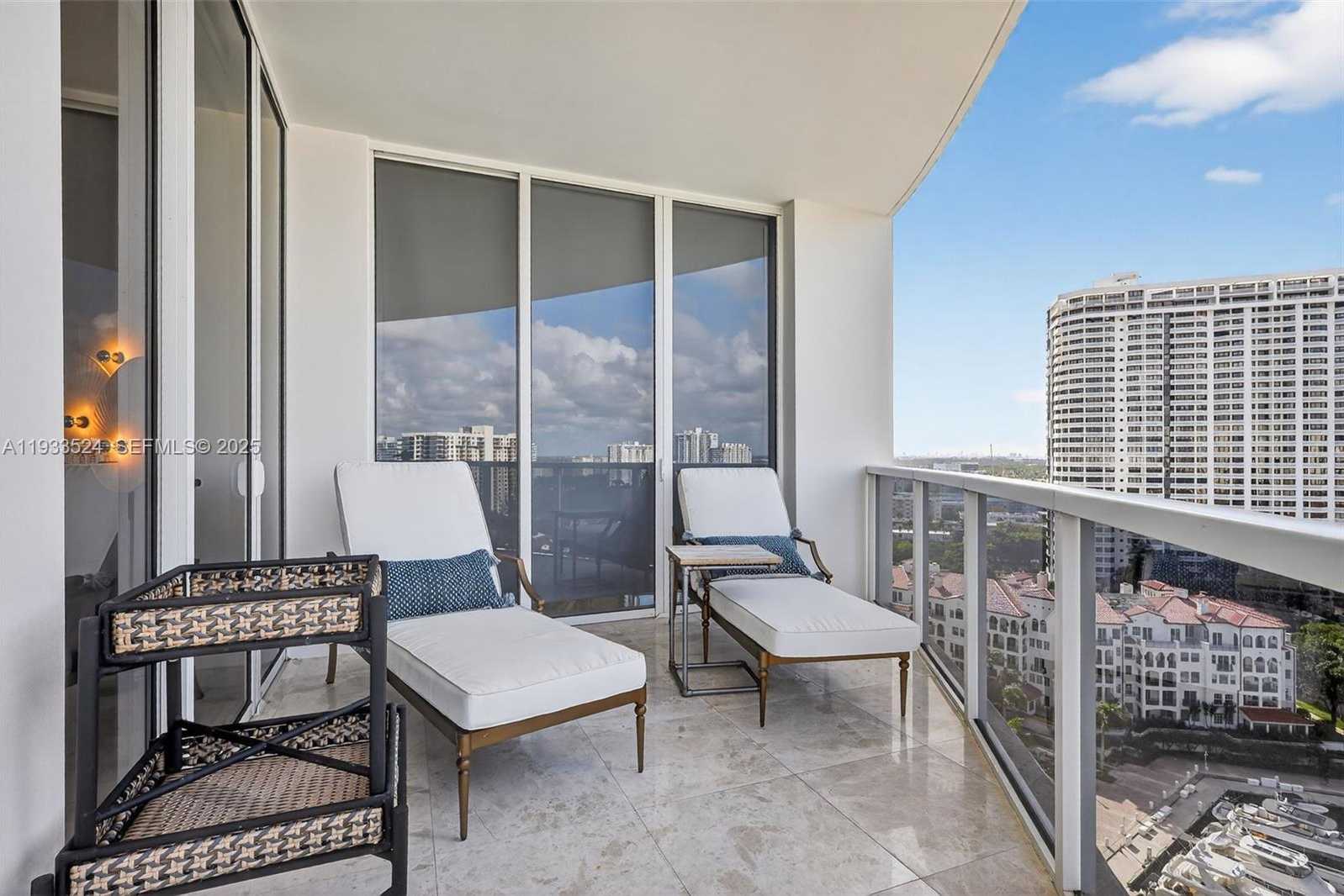 Small Image of 4100 ISLAND BLVD #1403, Aventura Number 30
