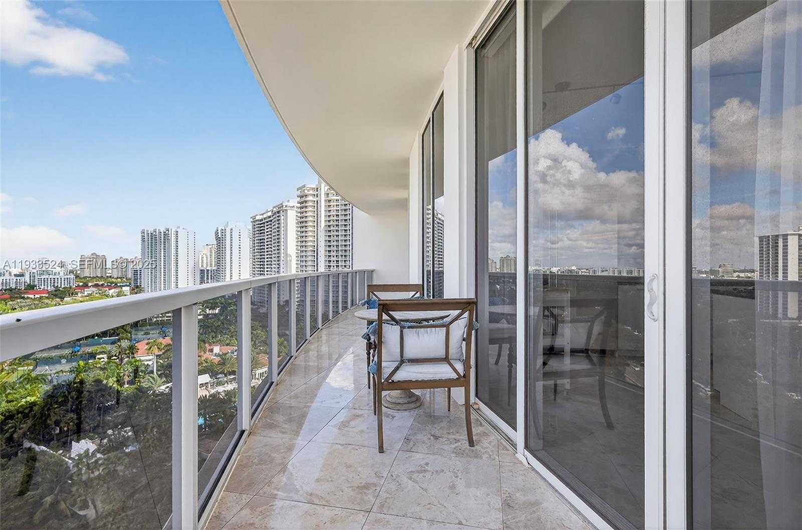 Small Image of 4100 ISLAND BLVD #1403, Aventura Number 32