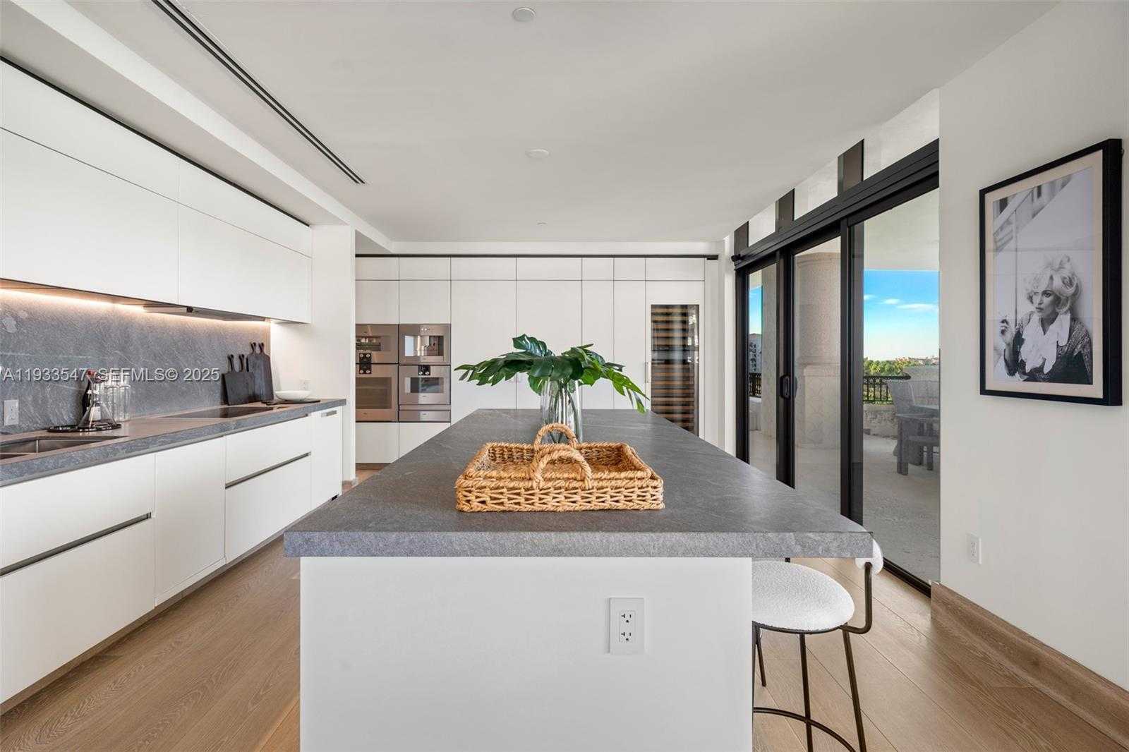 Small Image of 7061 FISHER ISLAND DR #7061, Miami Beach Number 11