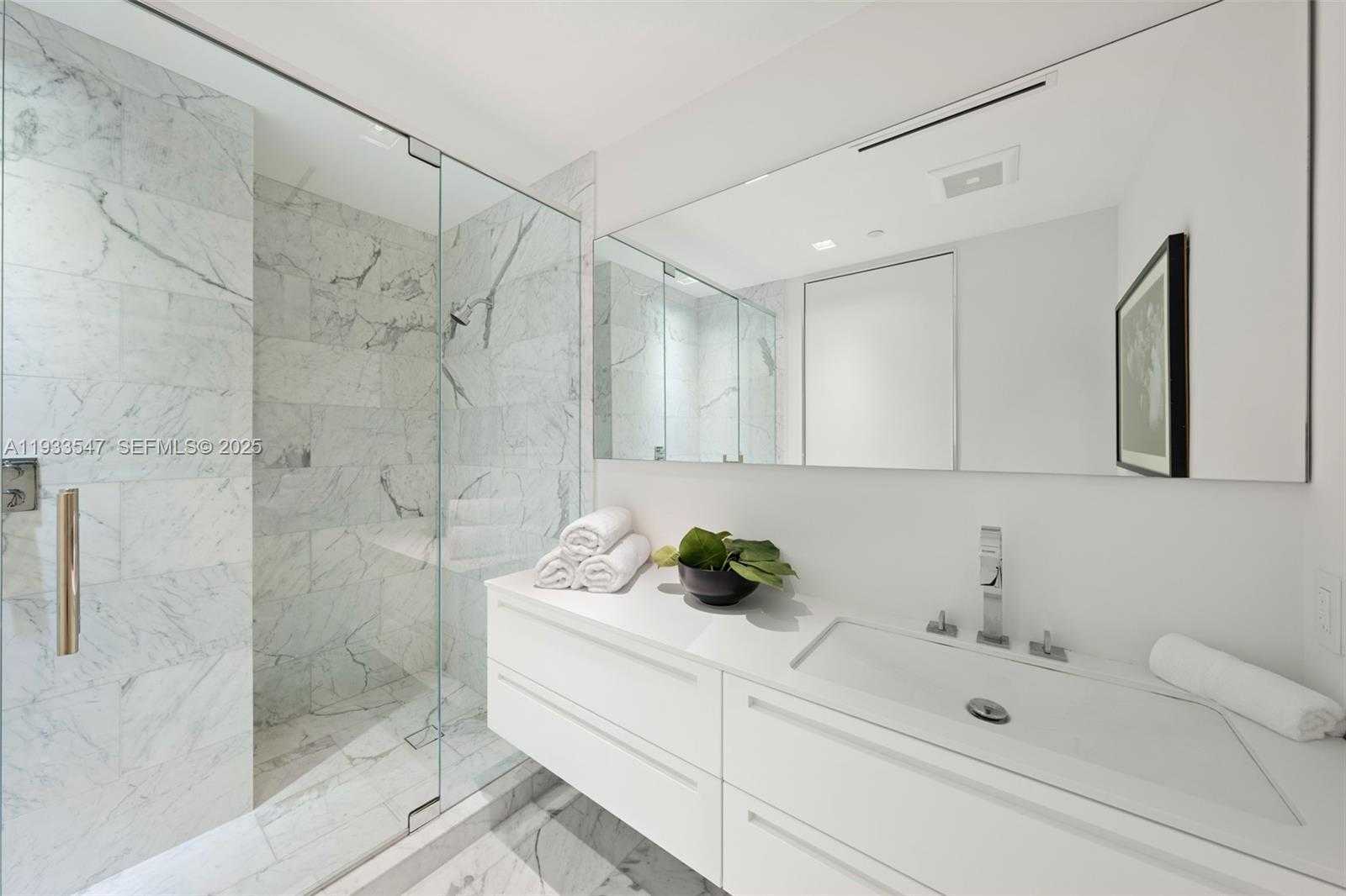 Small Image of 7061 FISHER ISLAND DR #7061, Miami Beach Number 34