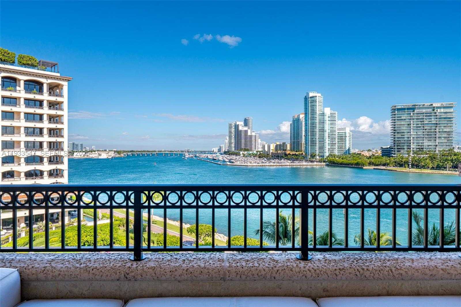 Small Image of 7061 FISHER ISLAND DR #7061, Miami Beach Number 45
