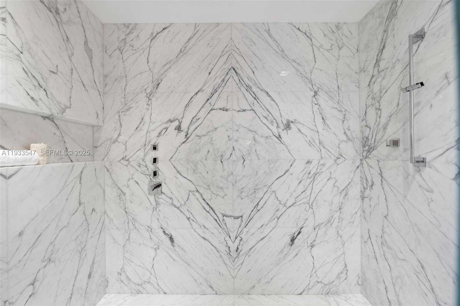 Small Image of 7061 FISHER ISLAND DR #7061, Miami Beach Number 46