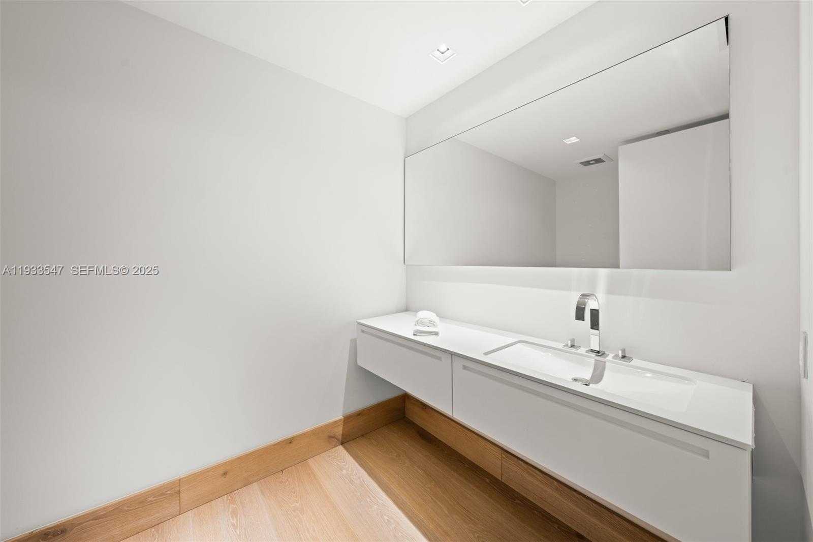 Small Image of 7061 FISHER ISLAND DR #7061, Miami Beach Number 70