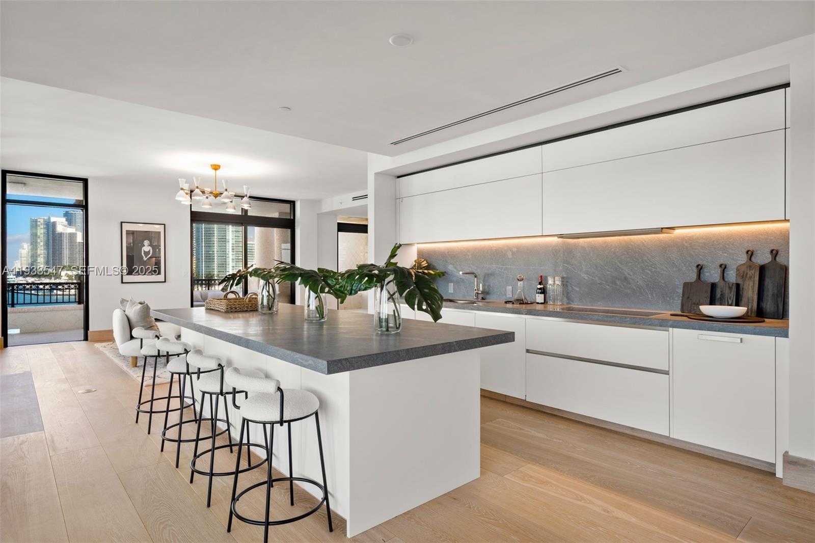 Small Image of 7061 FISHER ISLAND DR #7061, Miami Beach Number 9