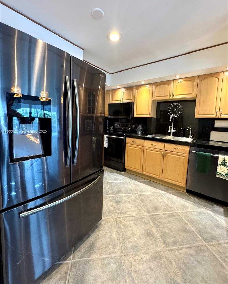 Small Image of 200 DIPLOMAT PKWY #530, Hallandale Beach Number 10