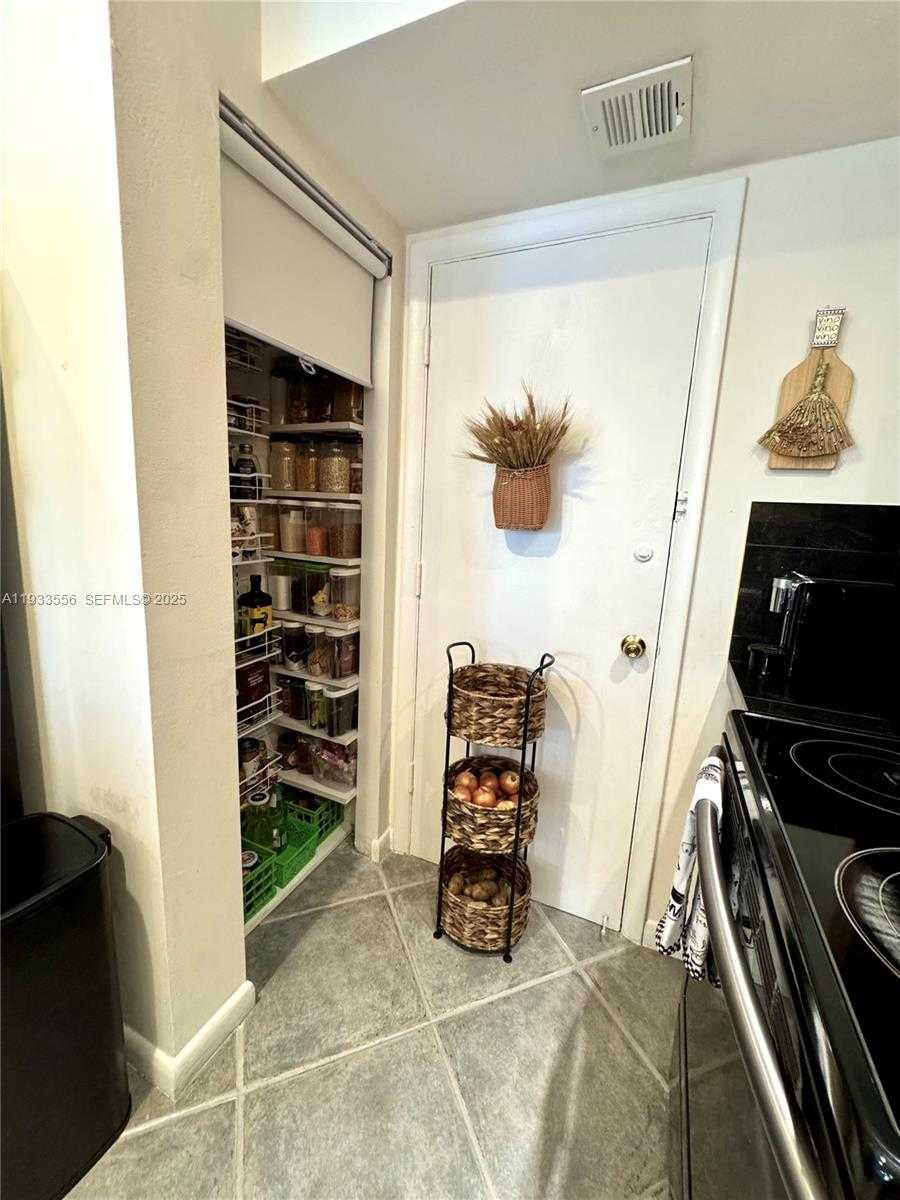 Small Image of 200 DIPLOMAT PKWY #530, Hallandale Beach Number 11