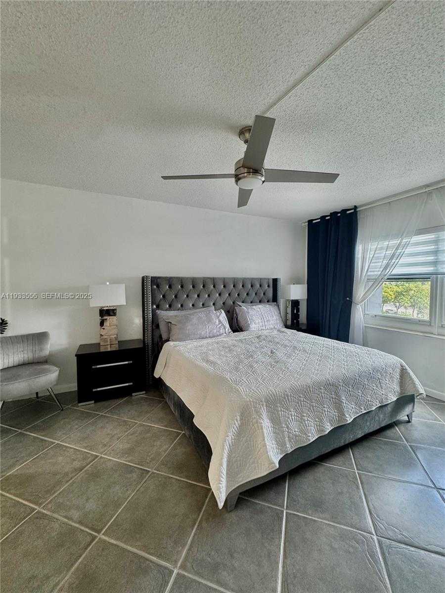 Small Image of 200 DIPLOMAT PKWY #530, Hallandale Beach Number 15