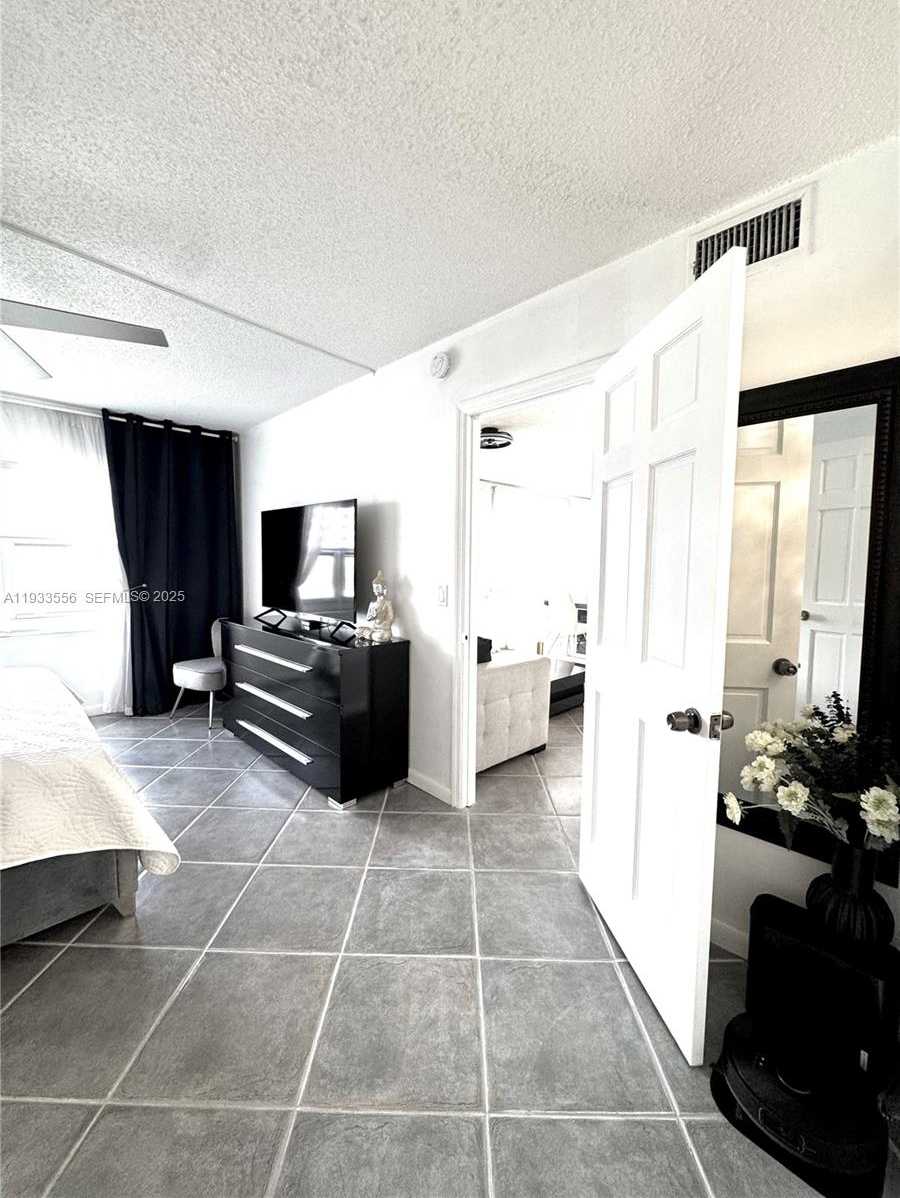 Small Image of 200 DIPLOMAT PKWY #530, Hallandale Beach Number 19