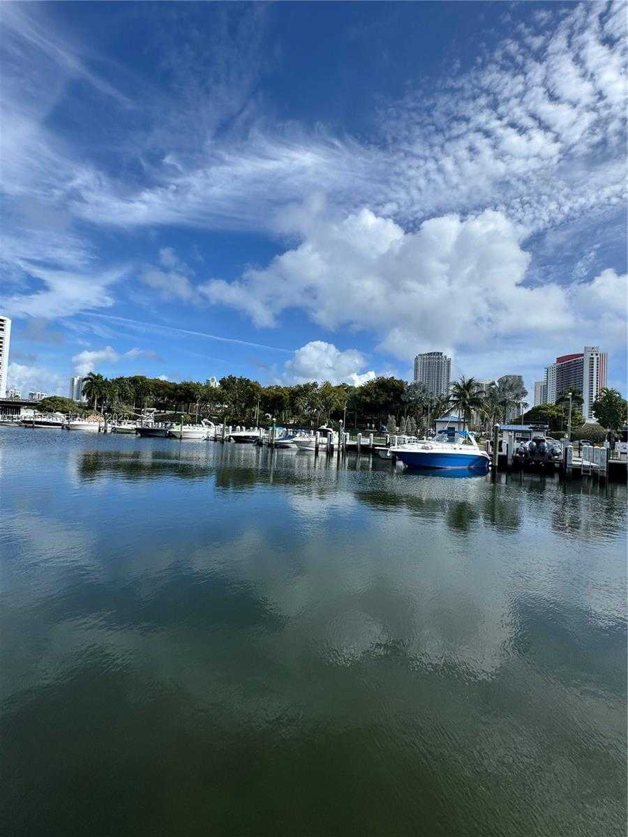 Small Image of 200 DIPLOMAT PKWY #530, Hallandale Beach Number 22