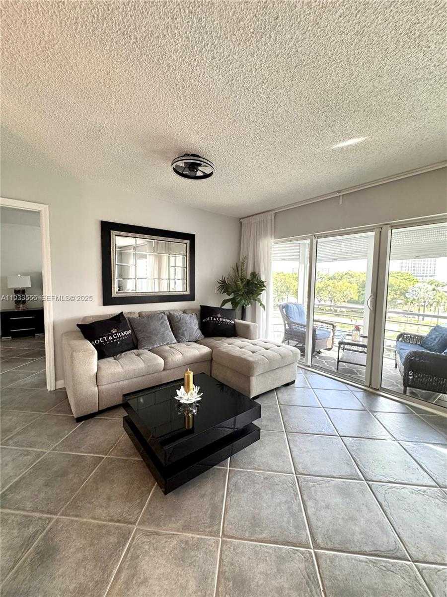 Small Image of 200 DIPLOMAT PKWY #530, Hallandale Beach Number 4