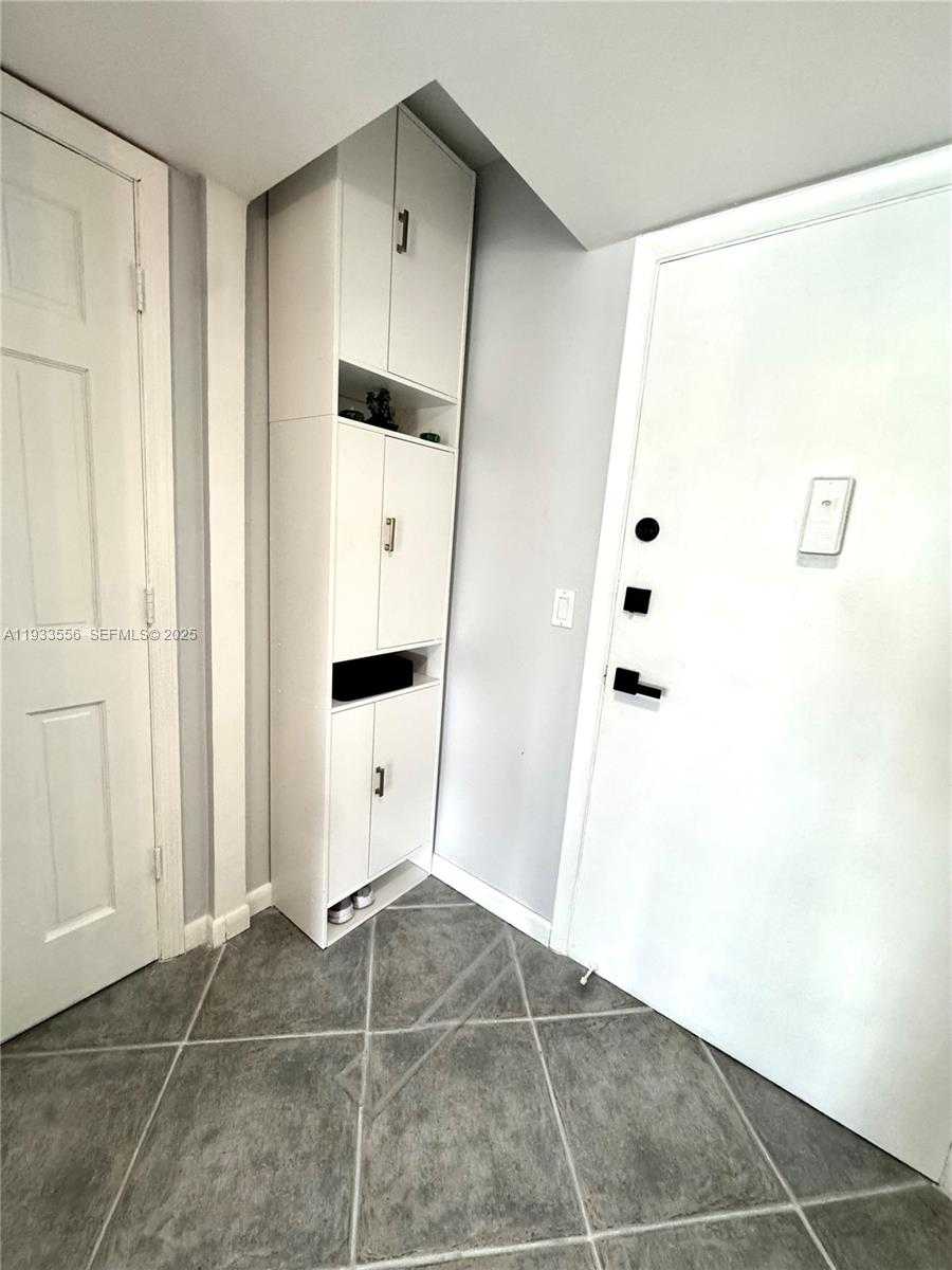 Small Image of 200 DIPLOMAT PKWY #530, Hallandale Beach Number 6