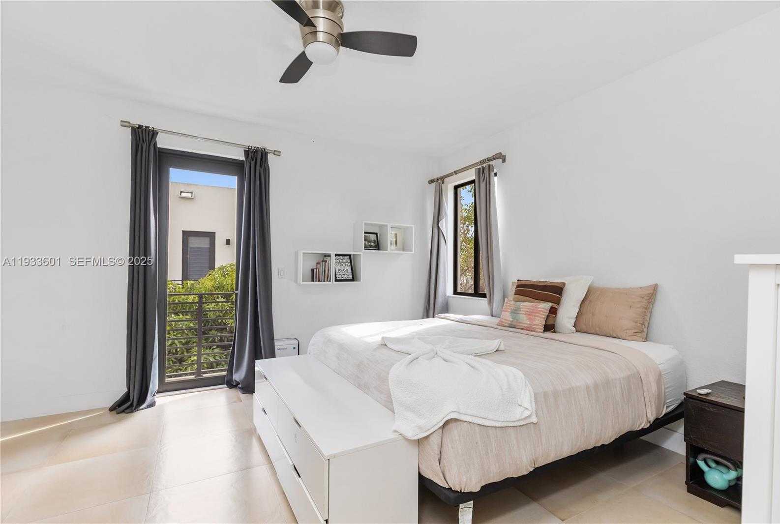 Small Image of 541 SOUTH WEST 91ST CT, Miami Number 11