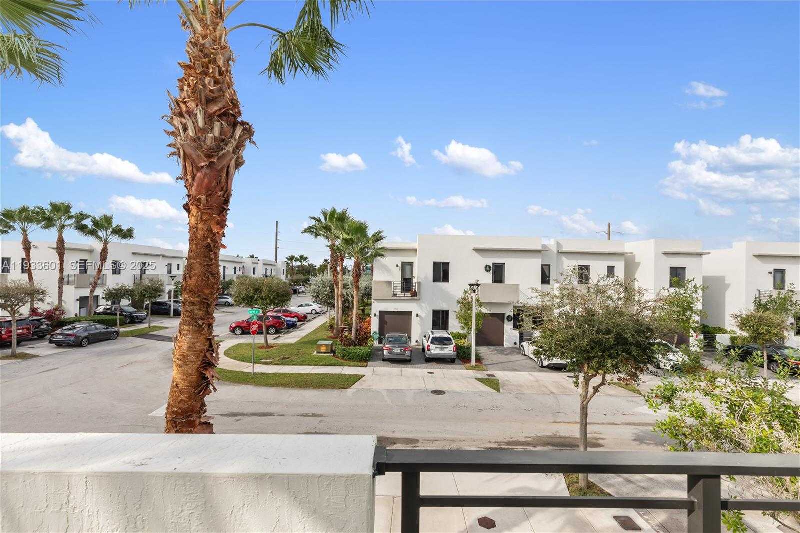 Small Image of 541 SOUTH WEST 91ST CT, Miami Number 17