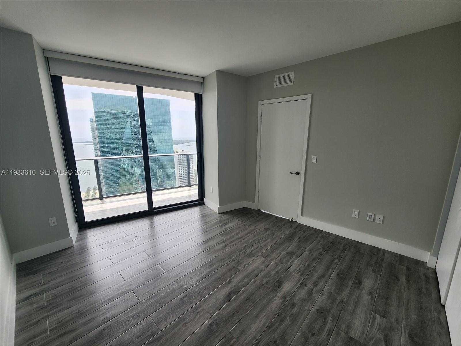 Imagen de Pequeño Objeto