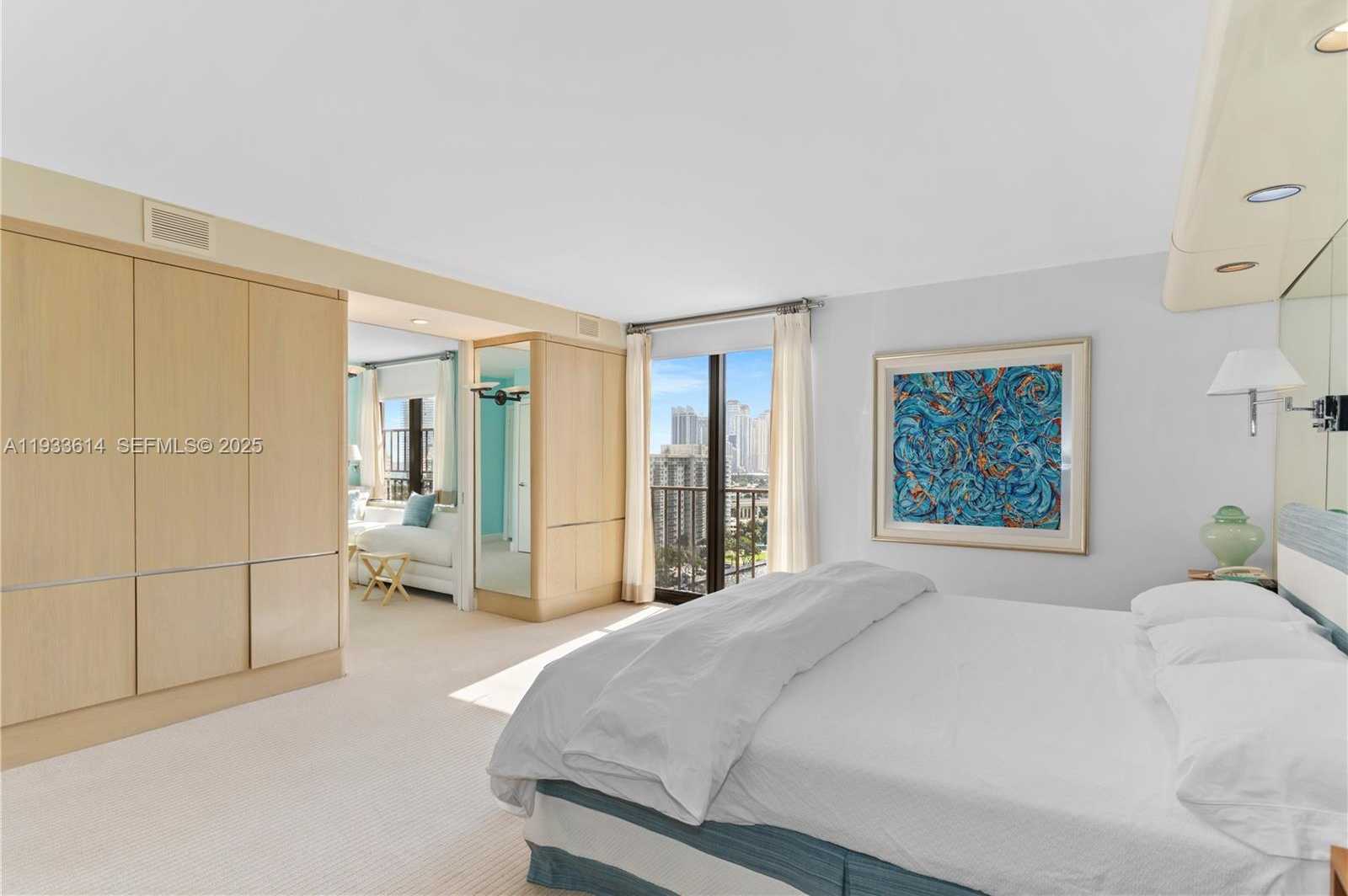 Small Image of 19667 TURNBERRY WAY #17K, Aventura Number 15