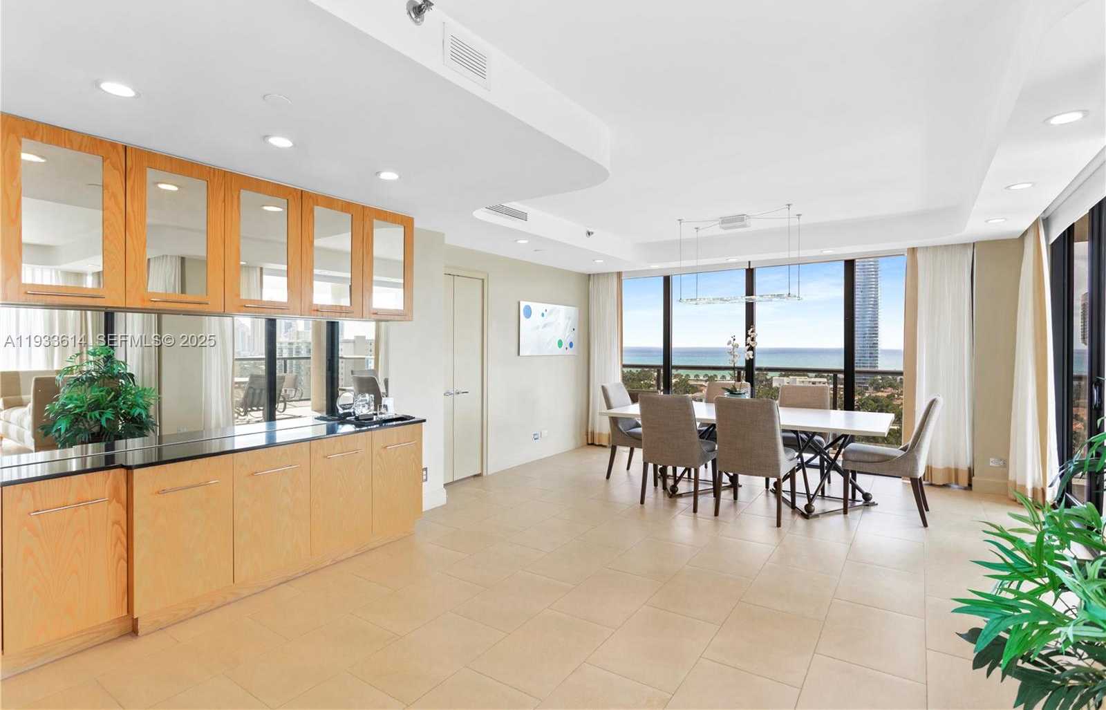 Small Image of 19667 TURNBERRY WAY #17K, Aventura Number 4