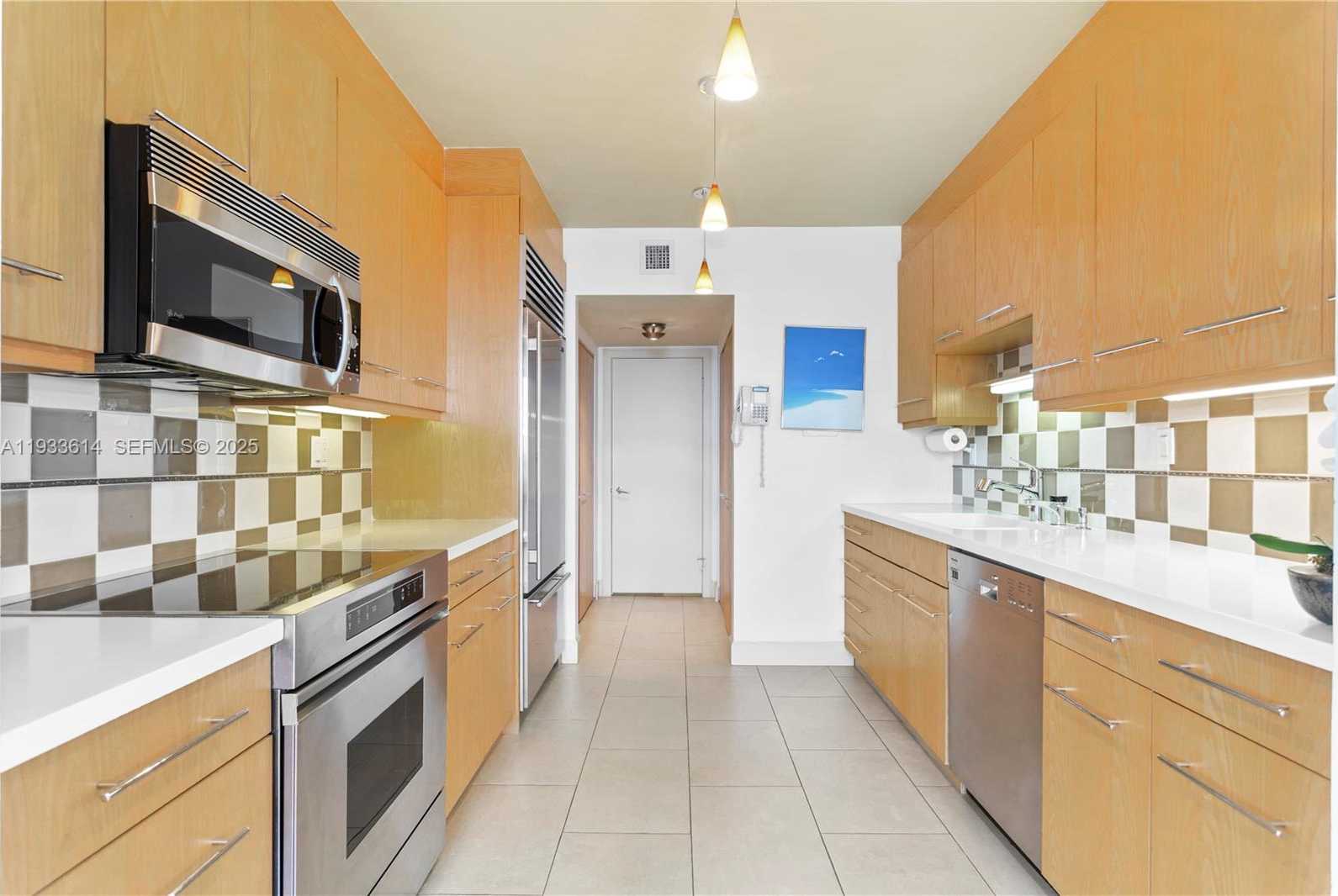 Small Image of 19667 TURNBERRY WAY #17K, Aventura Number 9