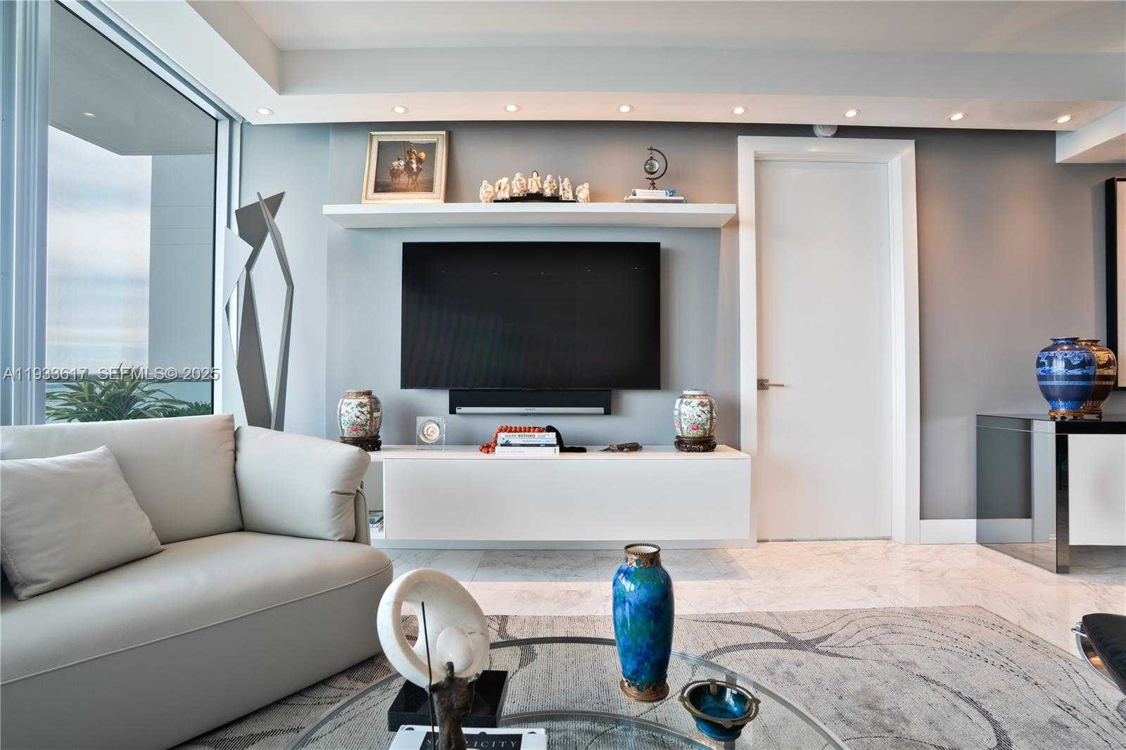 Small Image of 1331 BRICKELL BAY DR #1609, Miami Number 12