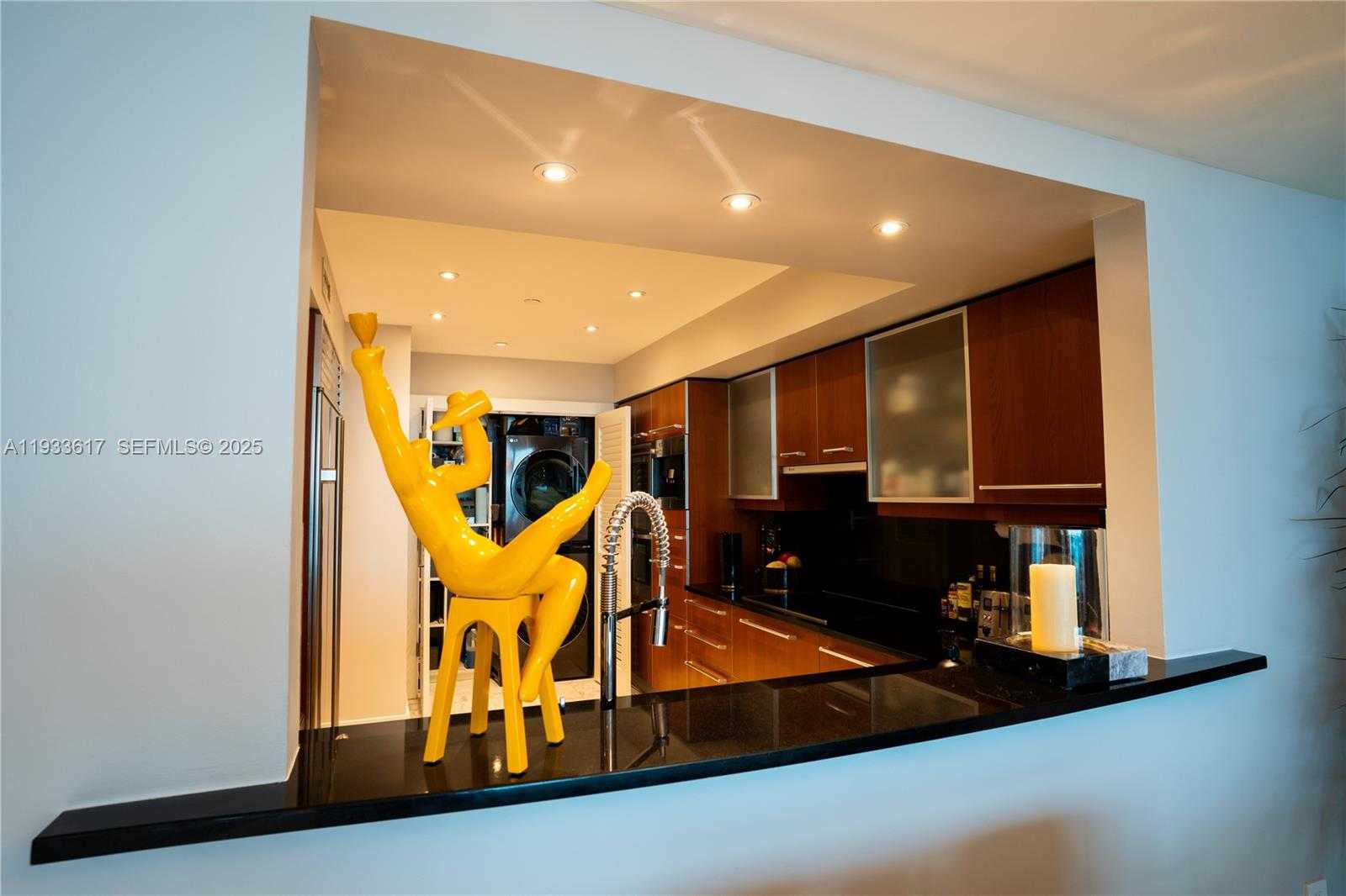 Small Image of 1331 BRICKELL BAY DR #1609, Miami Number 27