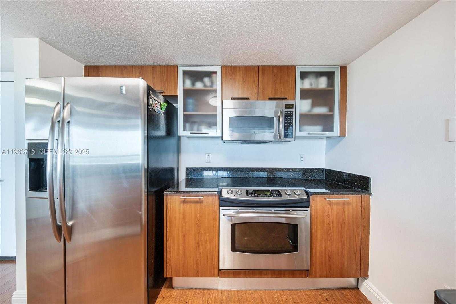 Small Image of 1800 NORTH BAYSHORE DR #3206, Miami Number 10