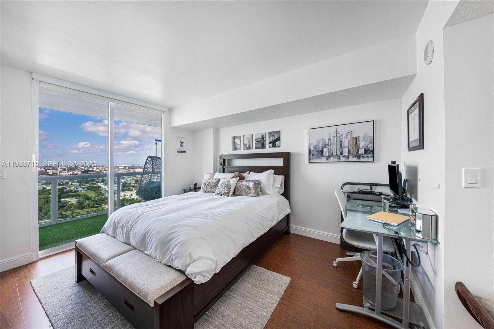 Small Image of 1800 NORTH BAYSHORE DR #3206, Miami Number 16