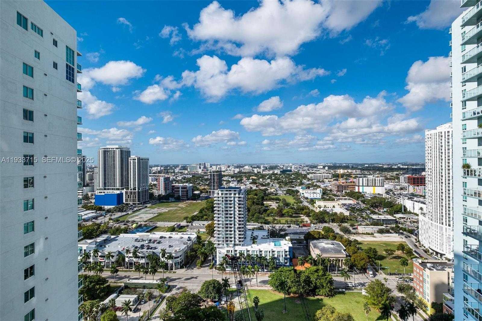 Small Image of 1800 NORTH BAYSHORE DR #3206, Miami Number 24