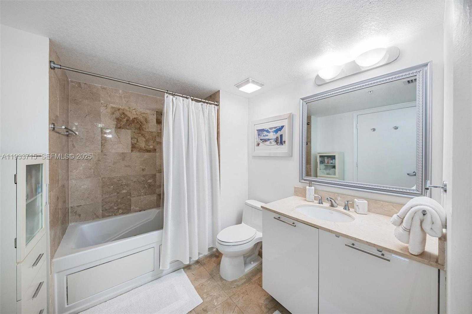 Small Image of 1800 NORTH BAYSHORE DR #3206, Miami Number 26