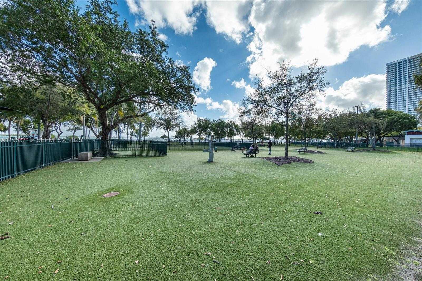 Small Image of 1800 NORTH BAYSHORE DR #3206, Miami Number 29