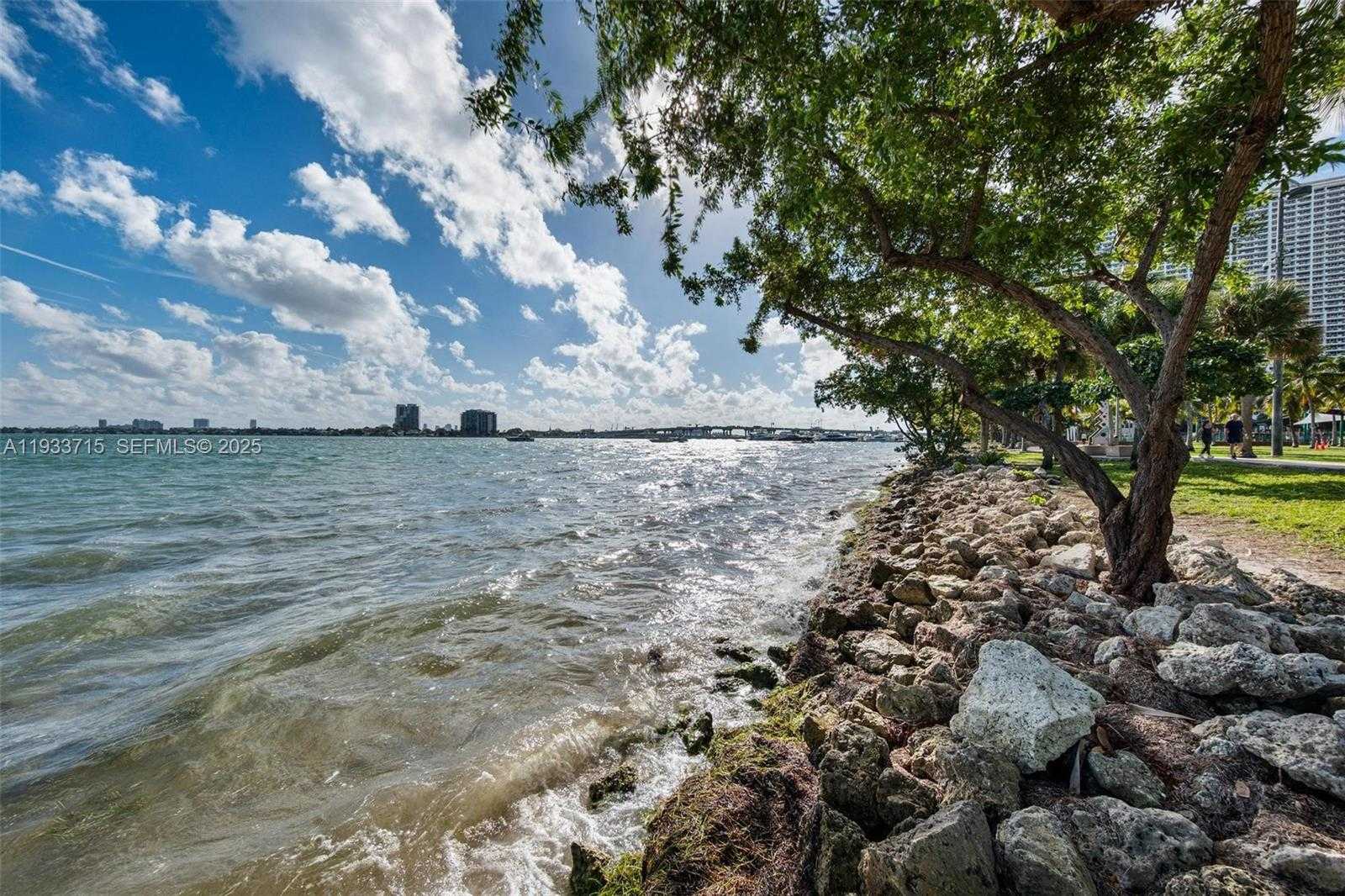 Small Image of 1800 NORTH BAYSHORE DR #3206, Miami Number 34