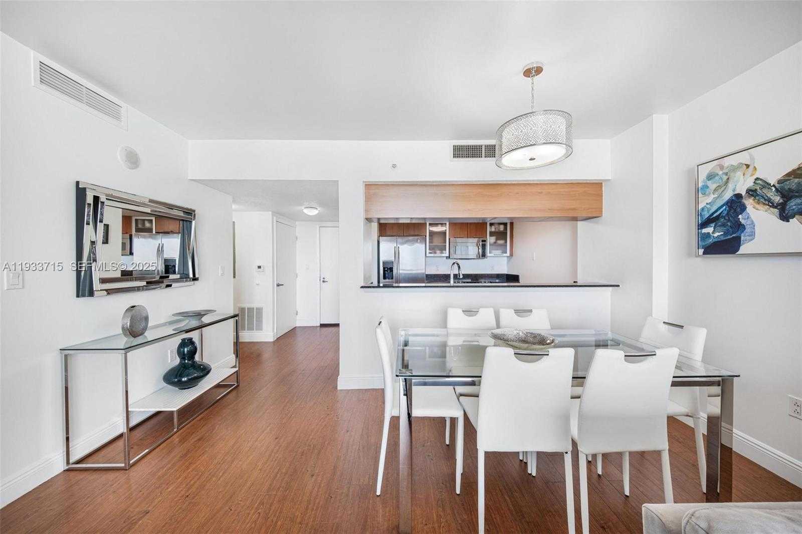 Small Image of 1800 NORTH BAYSHORE DR #3206, Miami Number 6