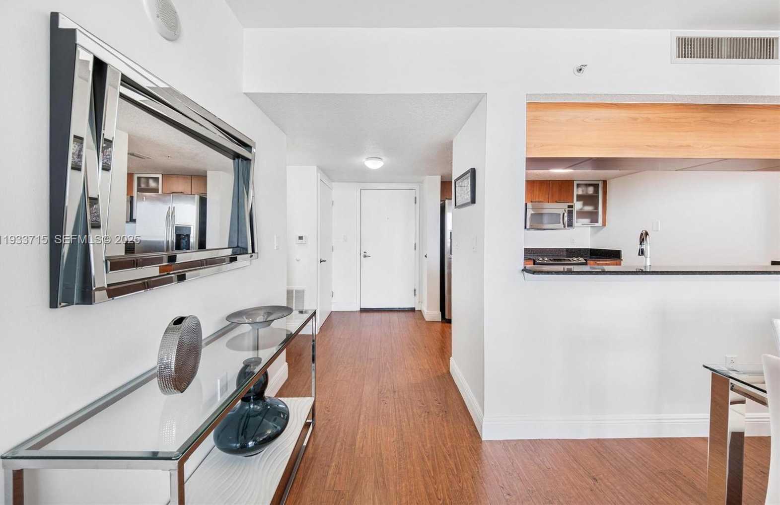 Small Image of 1800 NORTH BAYSHORE DR #3206, Miami Number 8