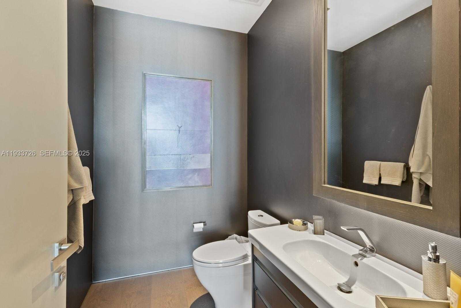 Small Image of 200 BISCAYNE BOULEVARD WAY #PH-5404, Miami Number 26