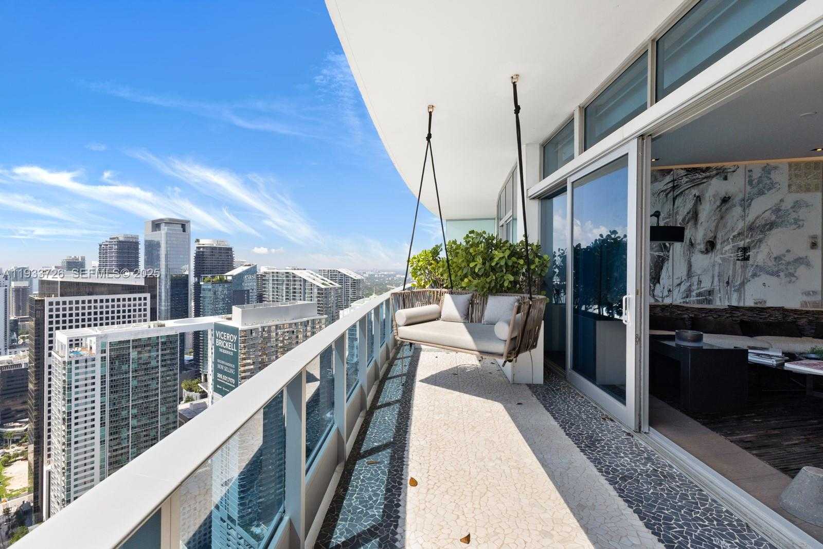 Small Image of 200 BISCAYNE BOULEVARD WAY #PH-5404, Miami Number 28