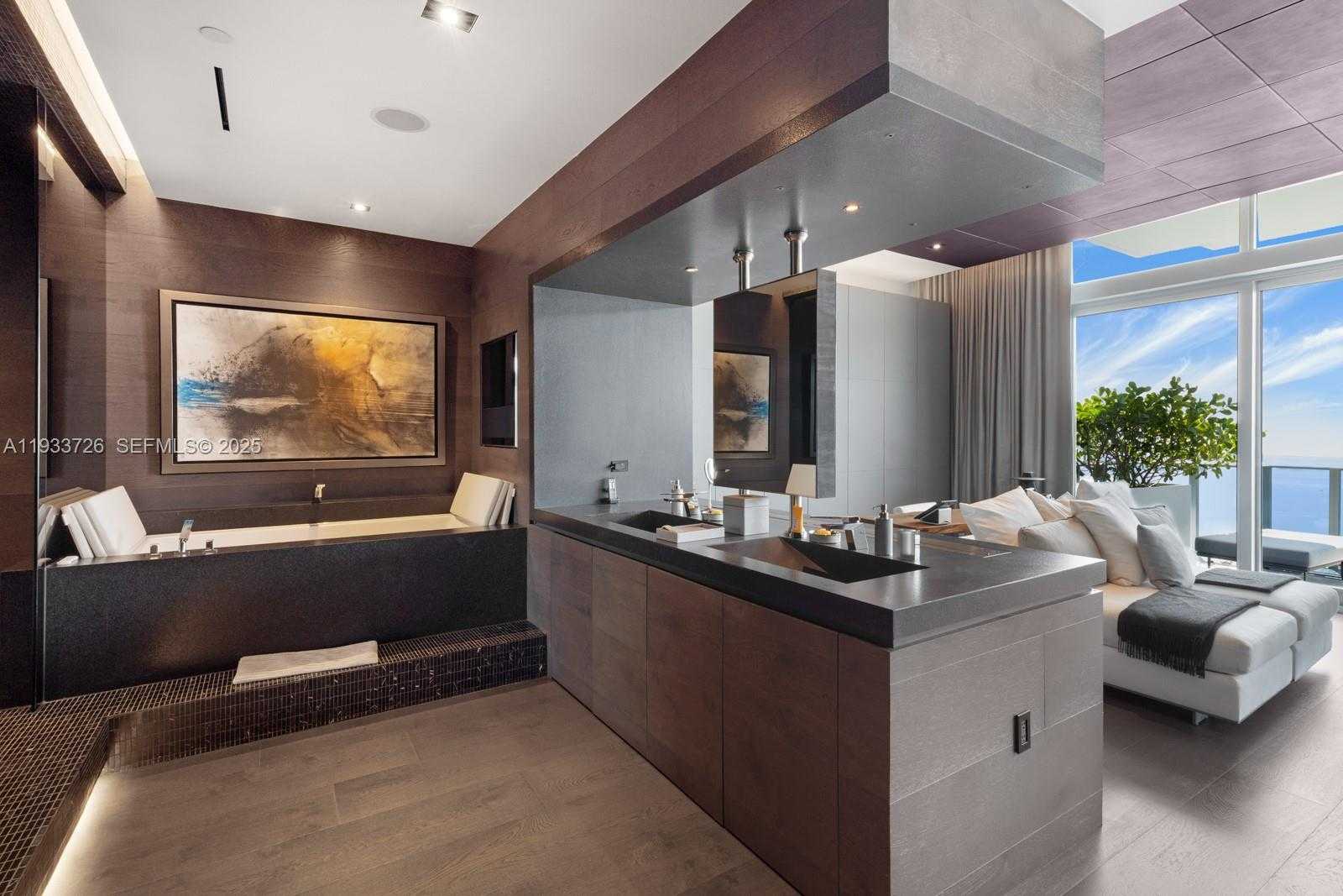 Small Image of 200 BISCAYNE BOULEVARD WAY #PH-5404, Miami Number 29