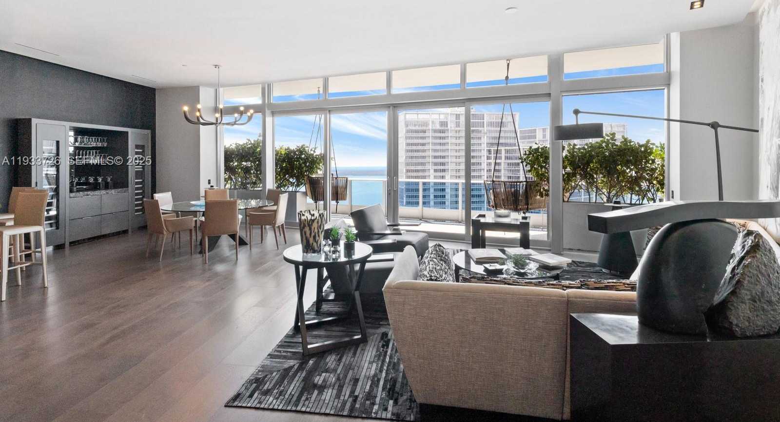 Small Image of 200 BISCAYNE BOULEVARD WAY #PH-5404, Miami Number 30