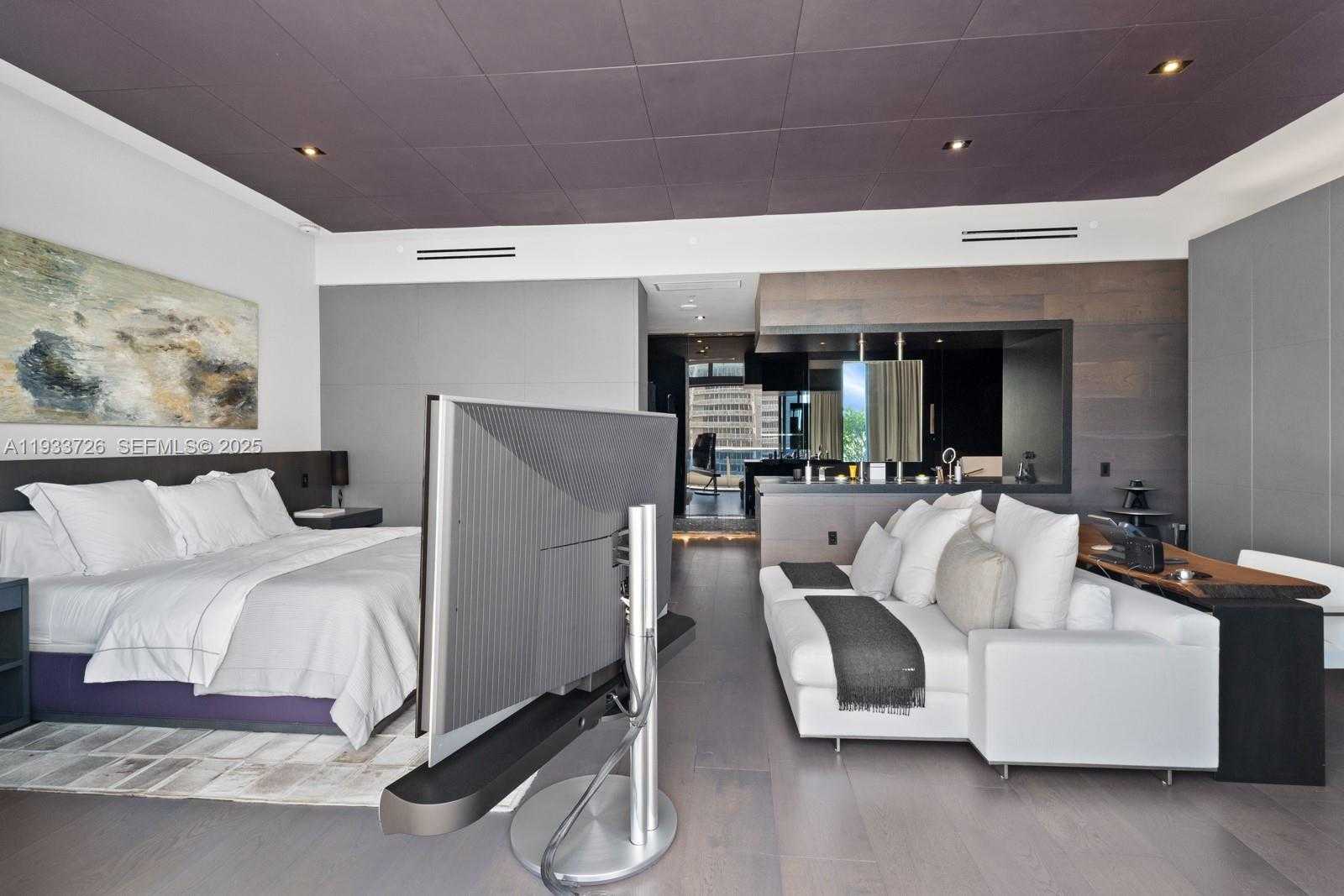 Small Image of 200 BISCAYNE BOULEVARD WAY #PH-5404, Miami Number 41