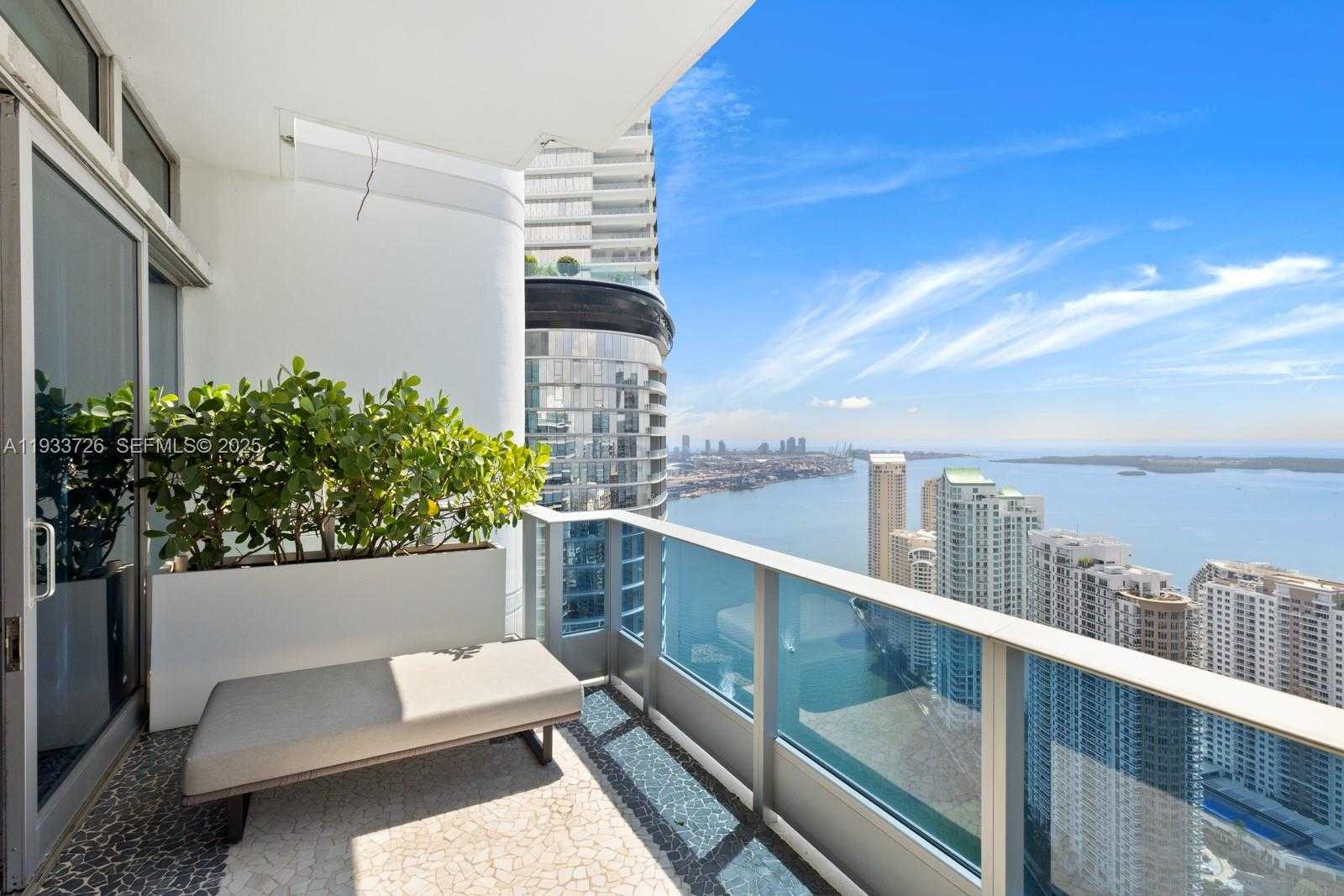 Small Image of 200 BISCAYNE BOULEVARD WAY #PH-5404, Miami Number 44