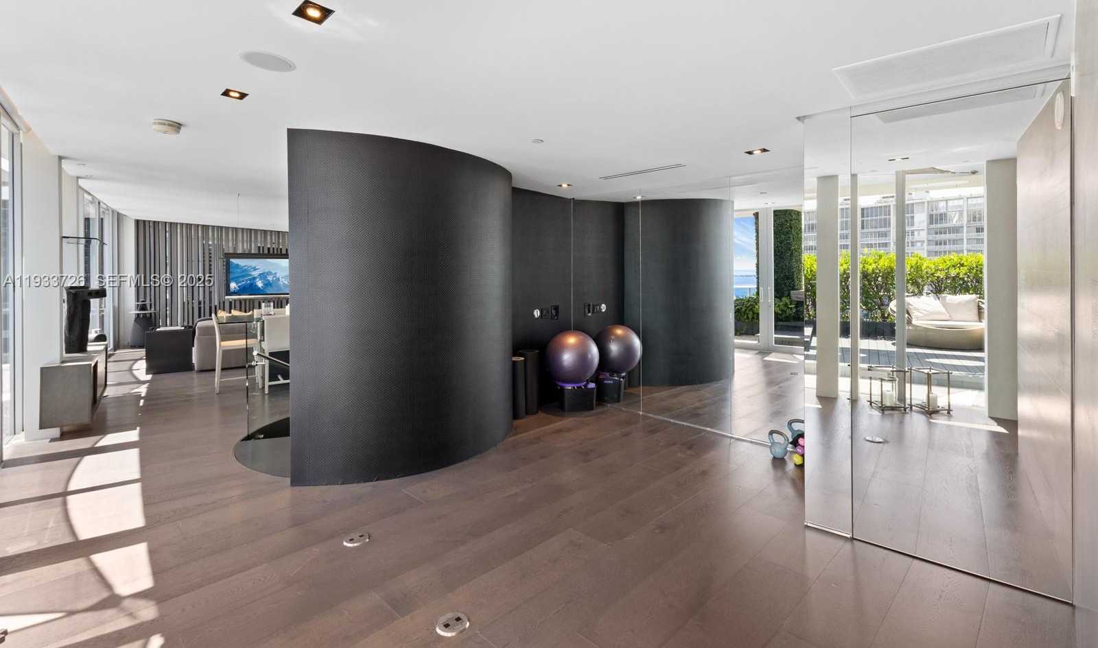 Small Image of 200 BISCAYNE BOULEVARD WAY #PH-5404, Miami Number 53