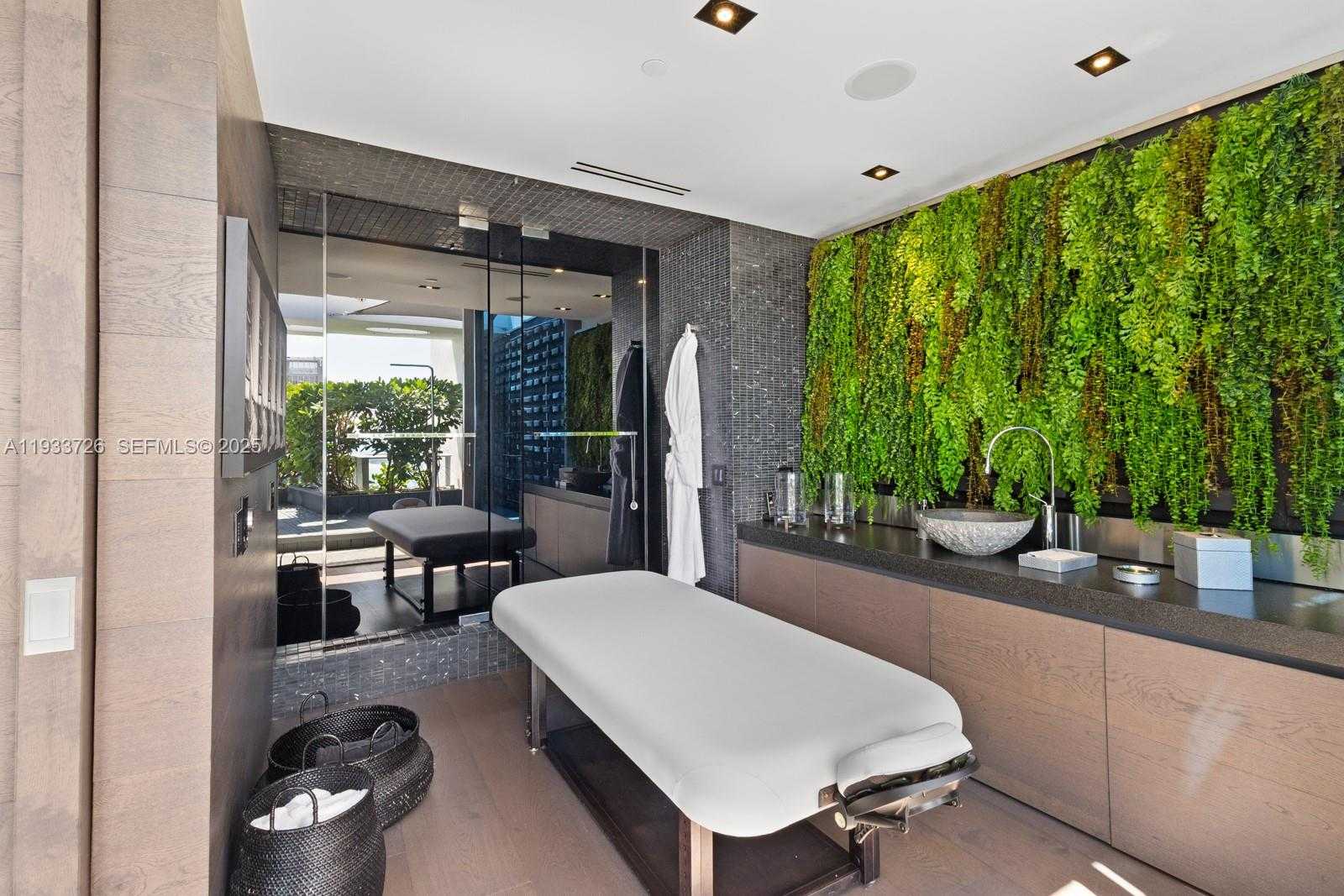 Small Image of 200 BISCAYNE BOULEVARD WAY #PH-5404, Miami Number 54