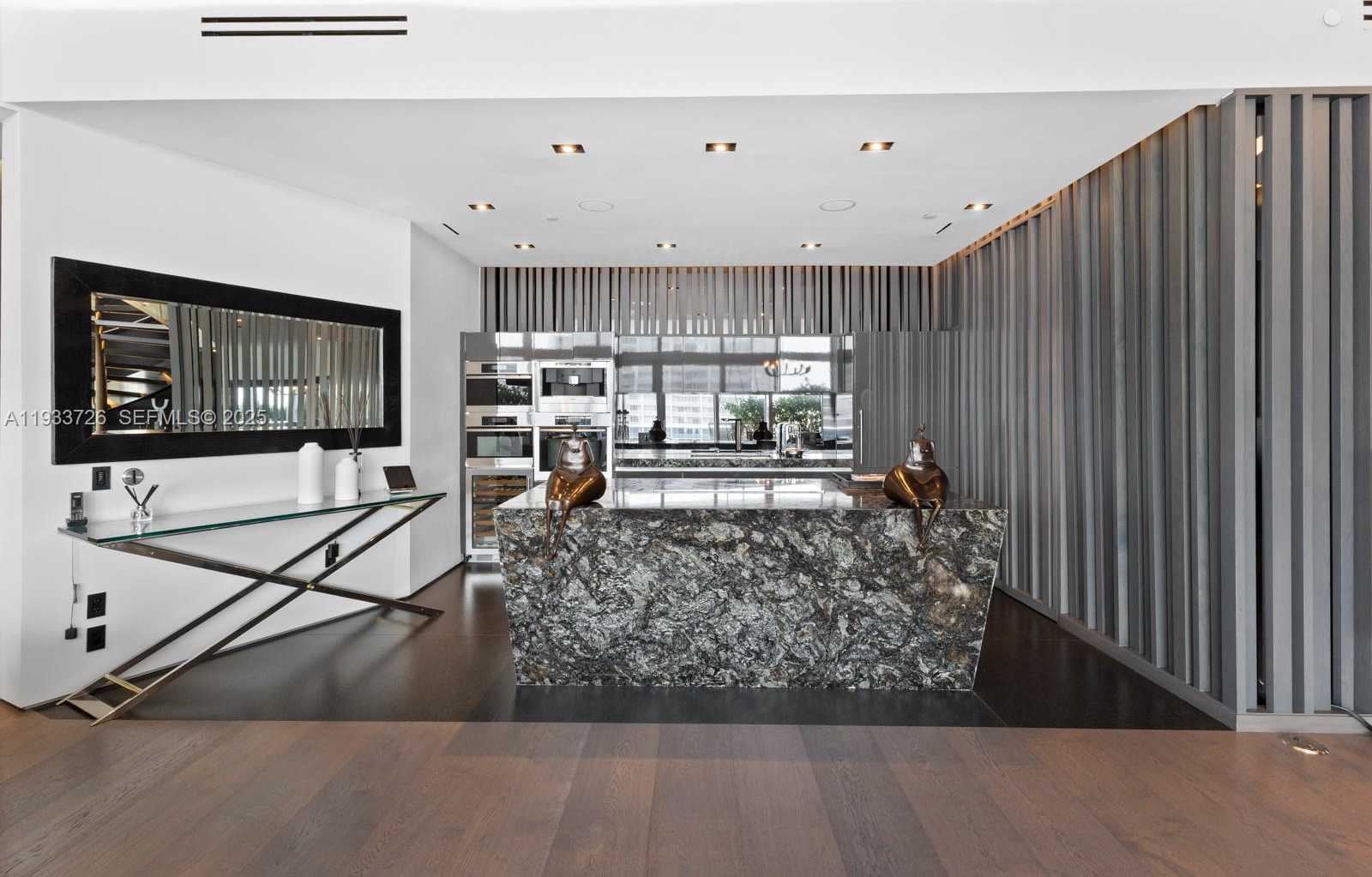 Small Image of 200 BISCAYNE BOULEVARD WAY #PH-5404, Miami Number 8