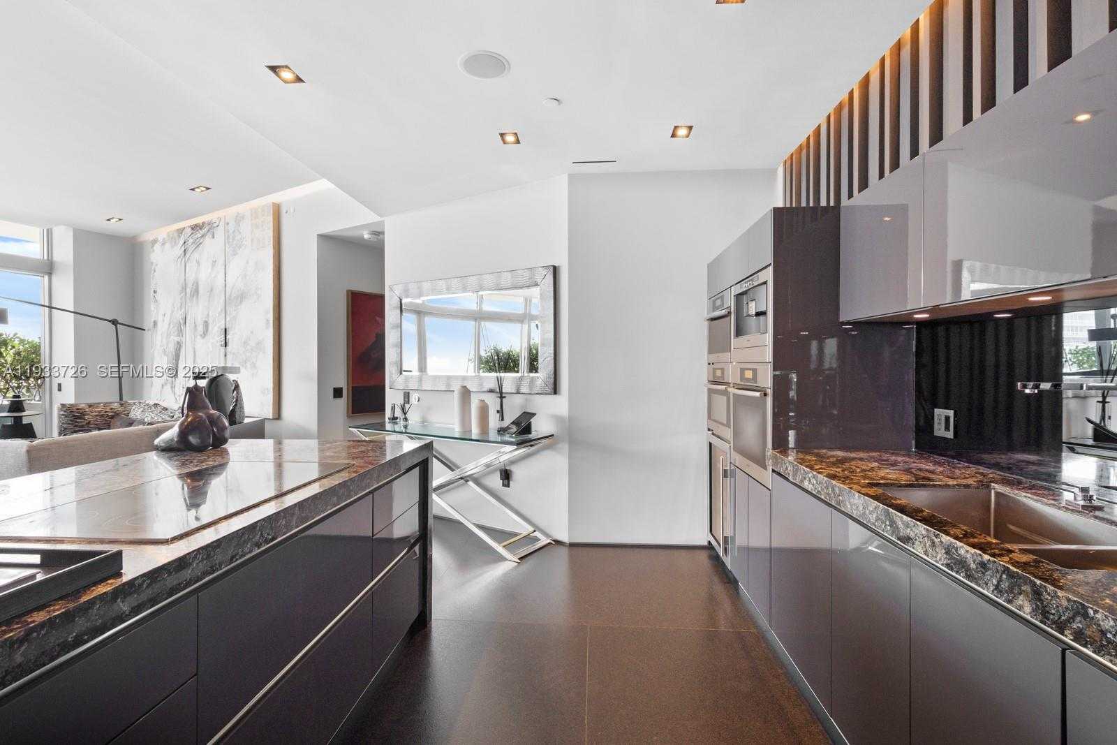 Small Image of 200 BISCAYNE BOULEVARD WAY #PH-5404, Miami Number 9