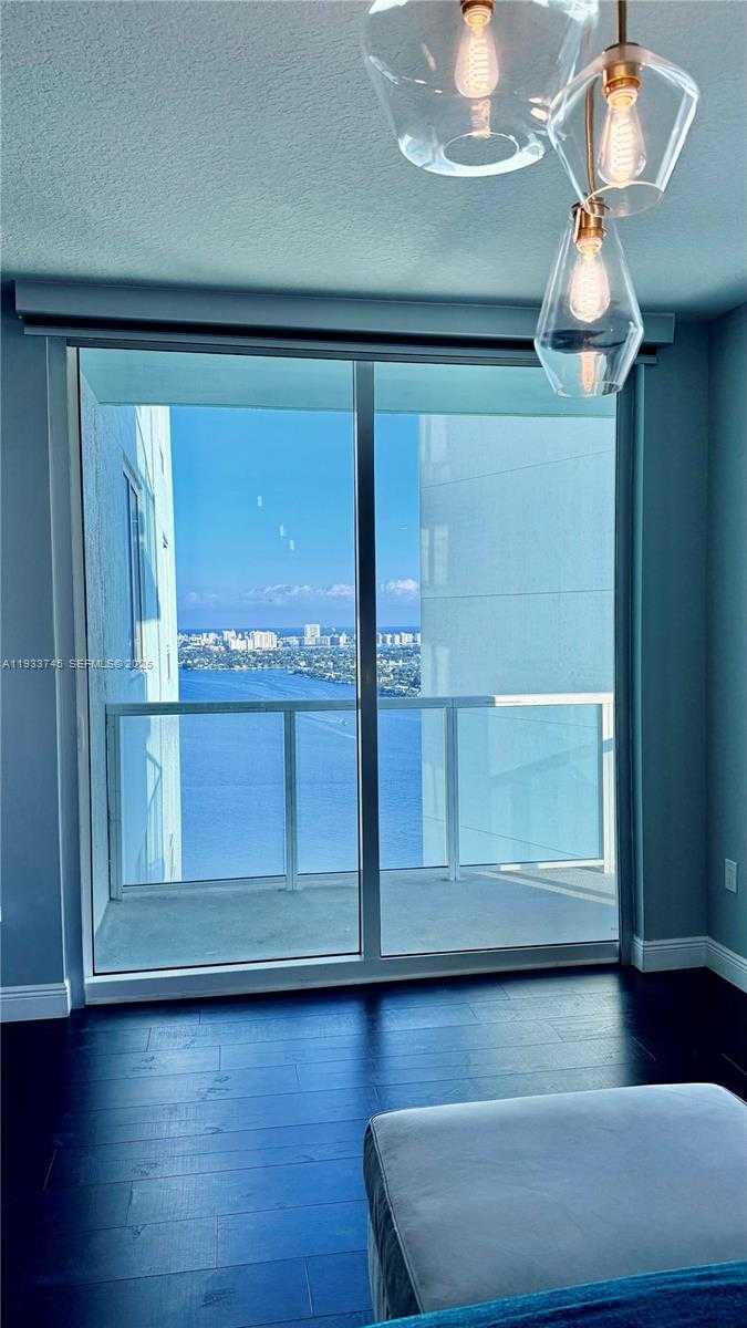 Small Image of 1900 NORTH BAYSHORE DR #3705, Miami Number 23